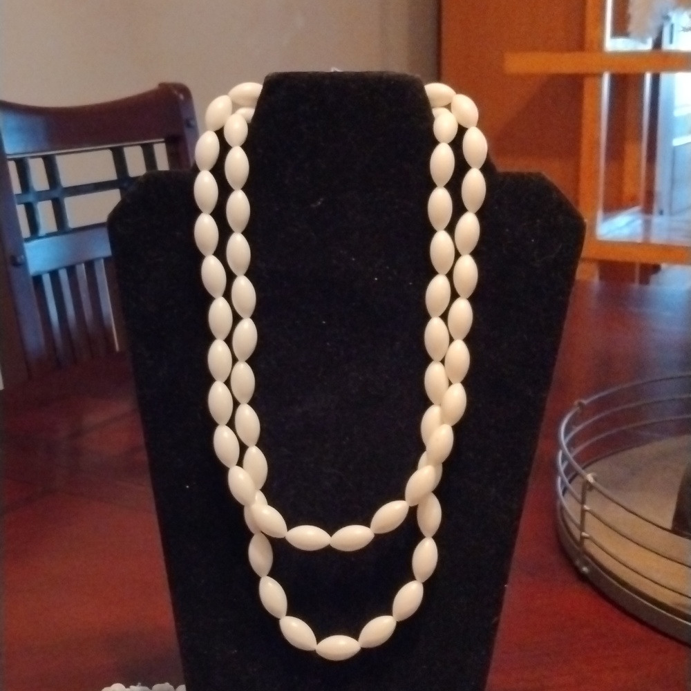 Vintage long beaded necklace 60s
